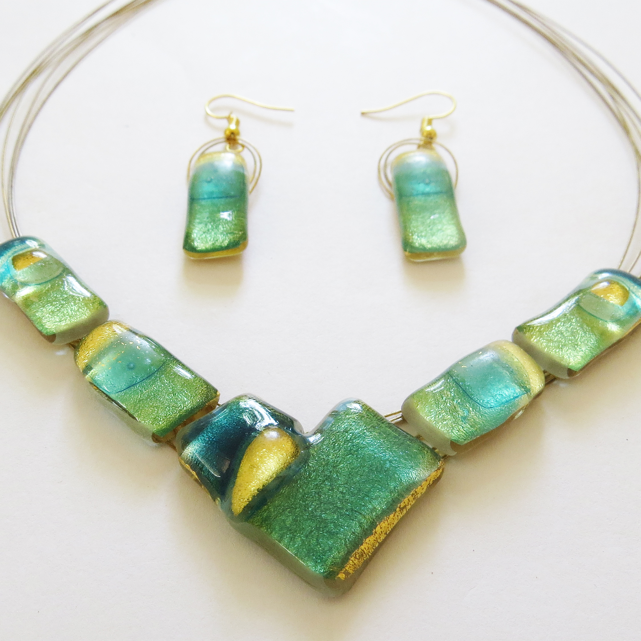 Blue green Creation set (PS3bg c), single piece with hanging earrings.