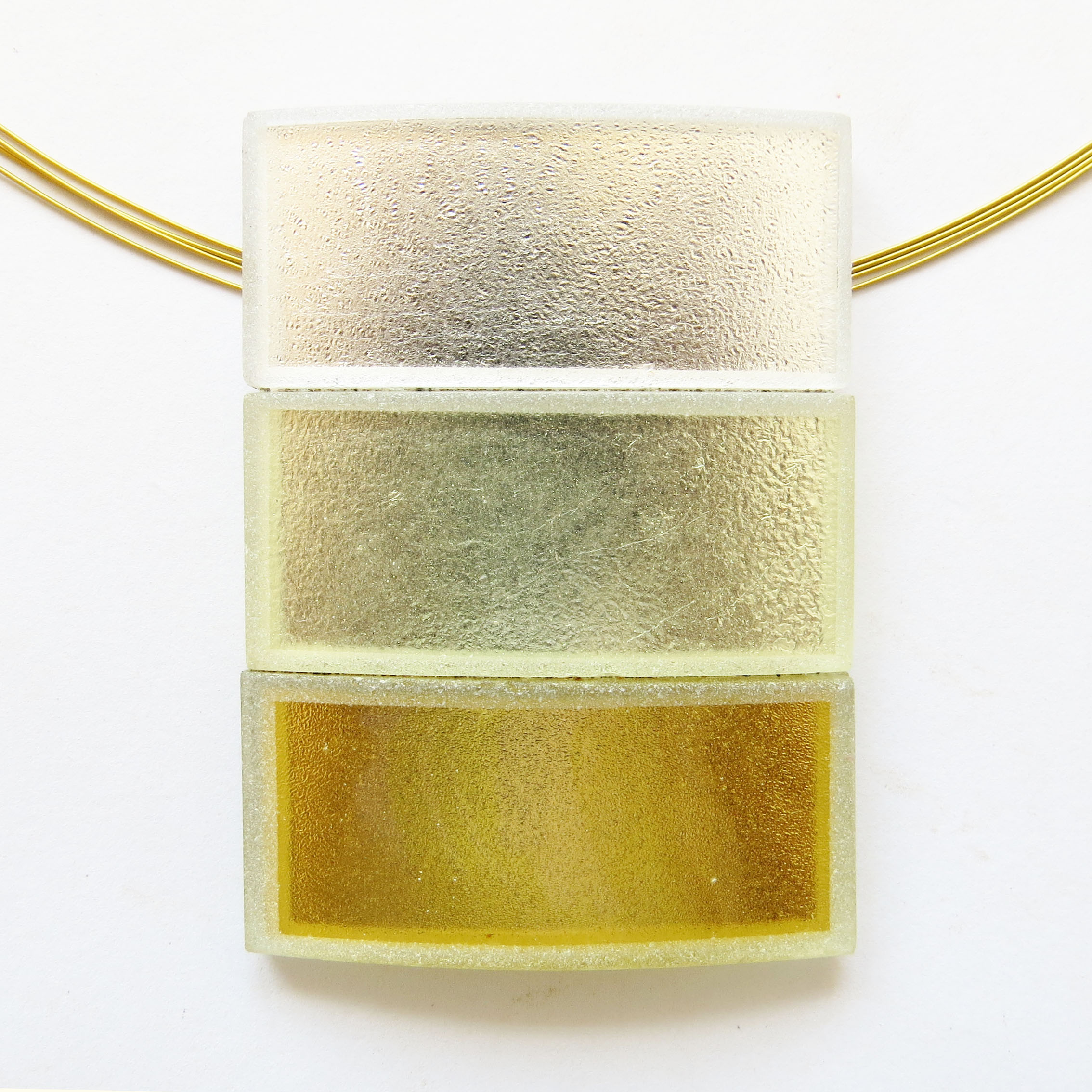 Single piece: Combined rectangular pendant 6.1 x 4.6 cm (L3x4P)Our gold, white gold and silver-in-glass pieces will never tarnish, as the precious metal is encased forever safely inside of the glass vacuum.