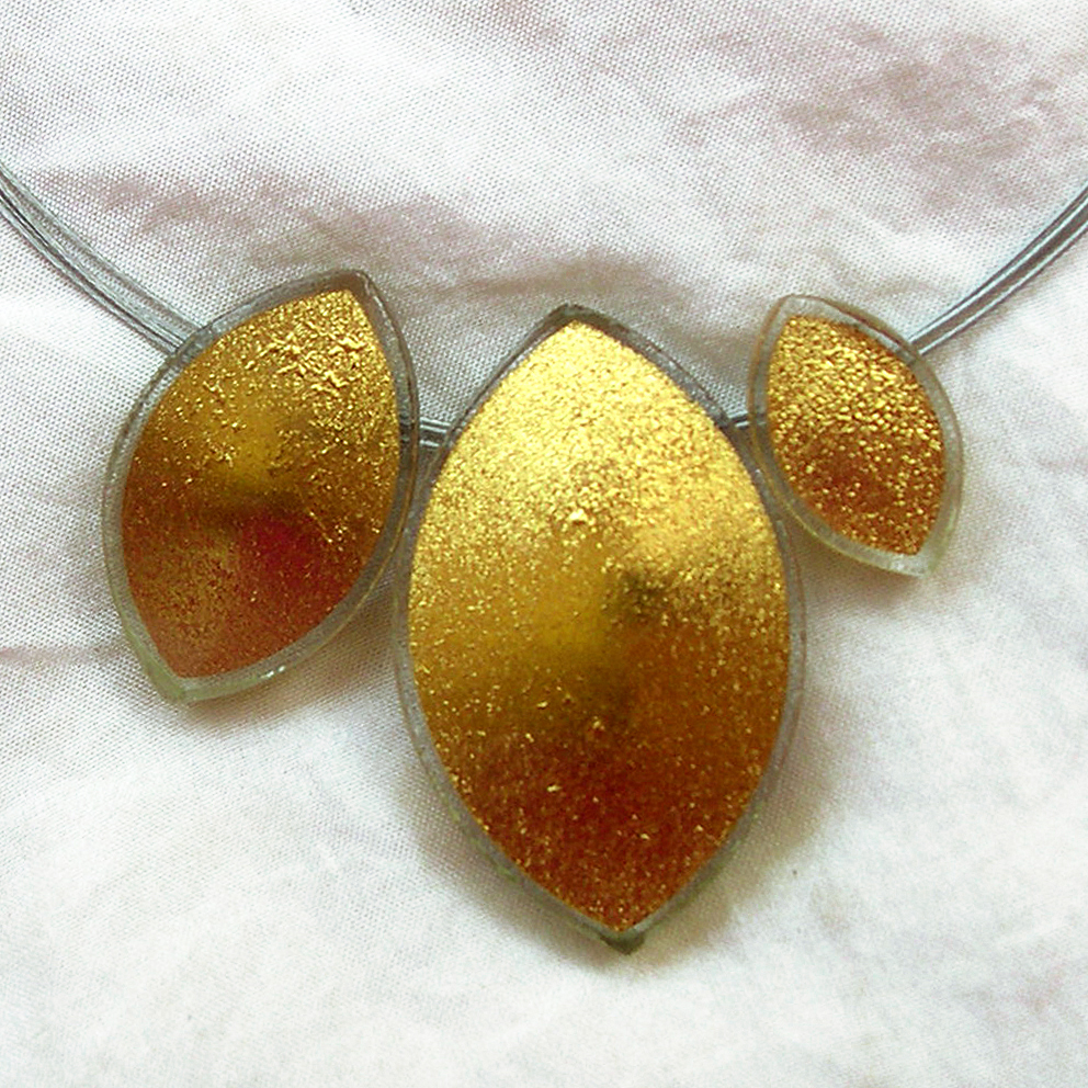 Oval pendants 2.4 x 1.4 cm (O3P), 3.5 x 2 cm (O4P), 1.8 x.0.9 cm (O2P)