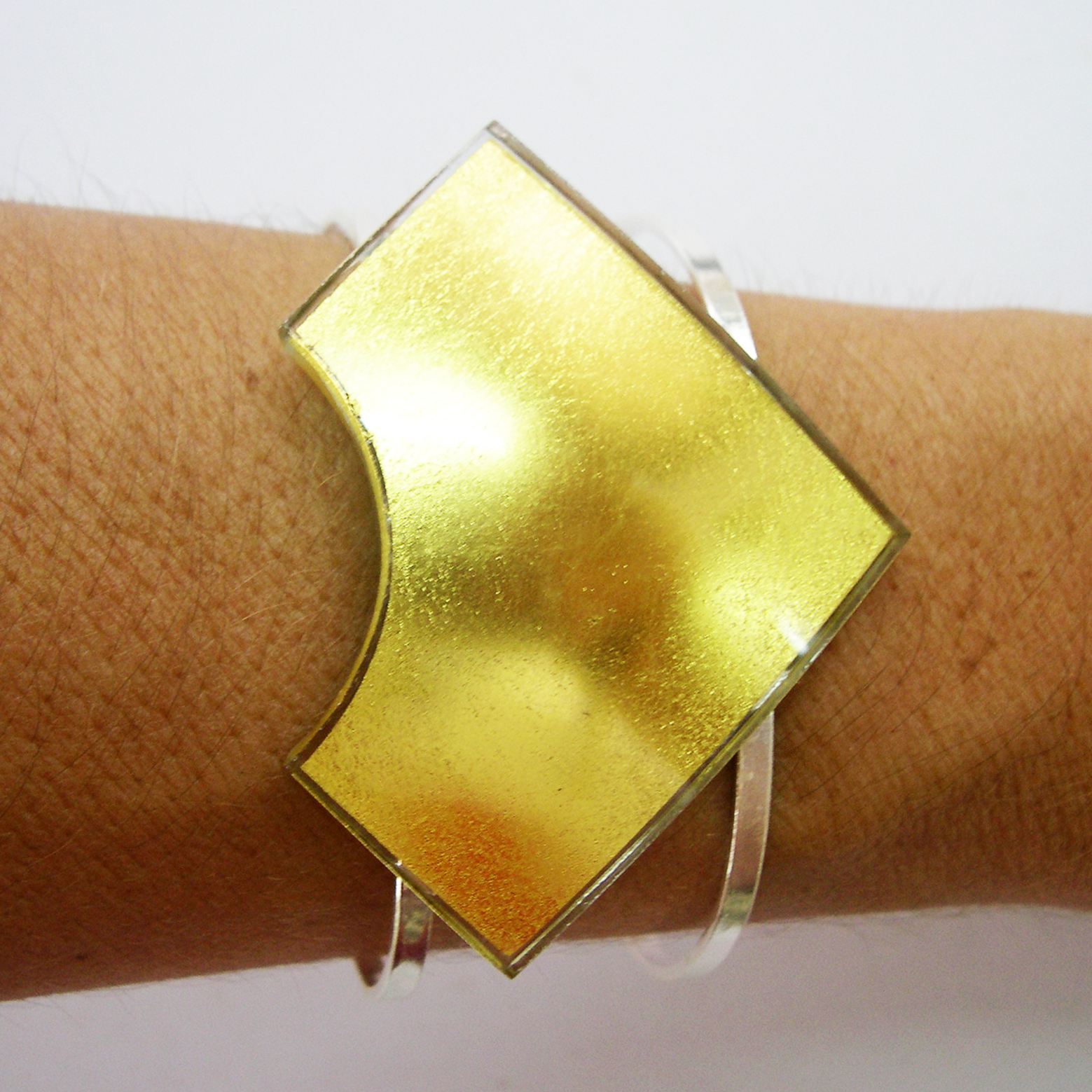 Diamond cuff bracelet (D45A) 4.5 cm, on a sterling silver cuff, which is adjustable to every arm