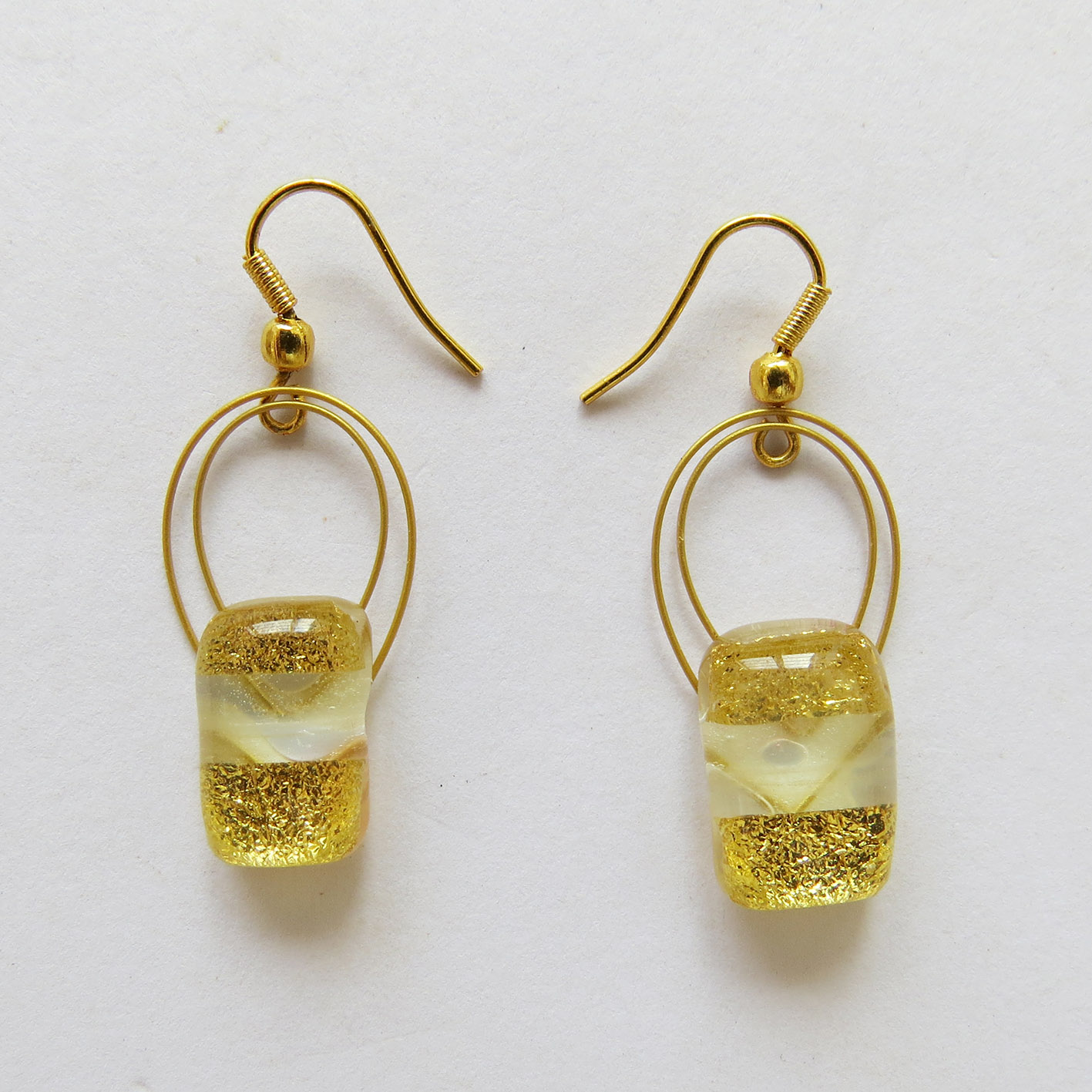 Gold Creation hanging earrings (K2EH), single piece pair 1 x 0.6 cm (total height 3 cm).