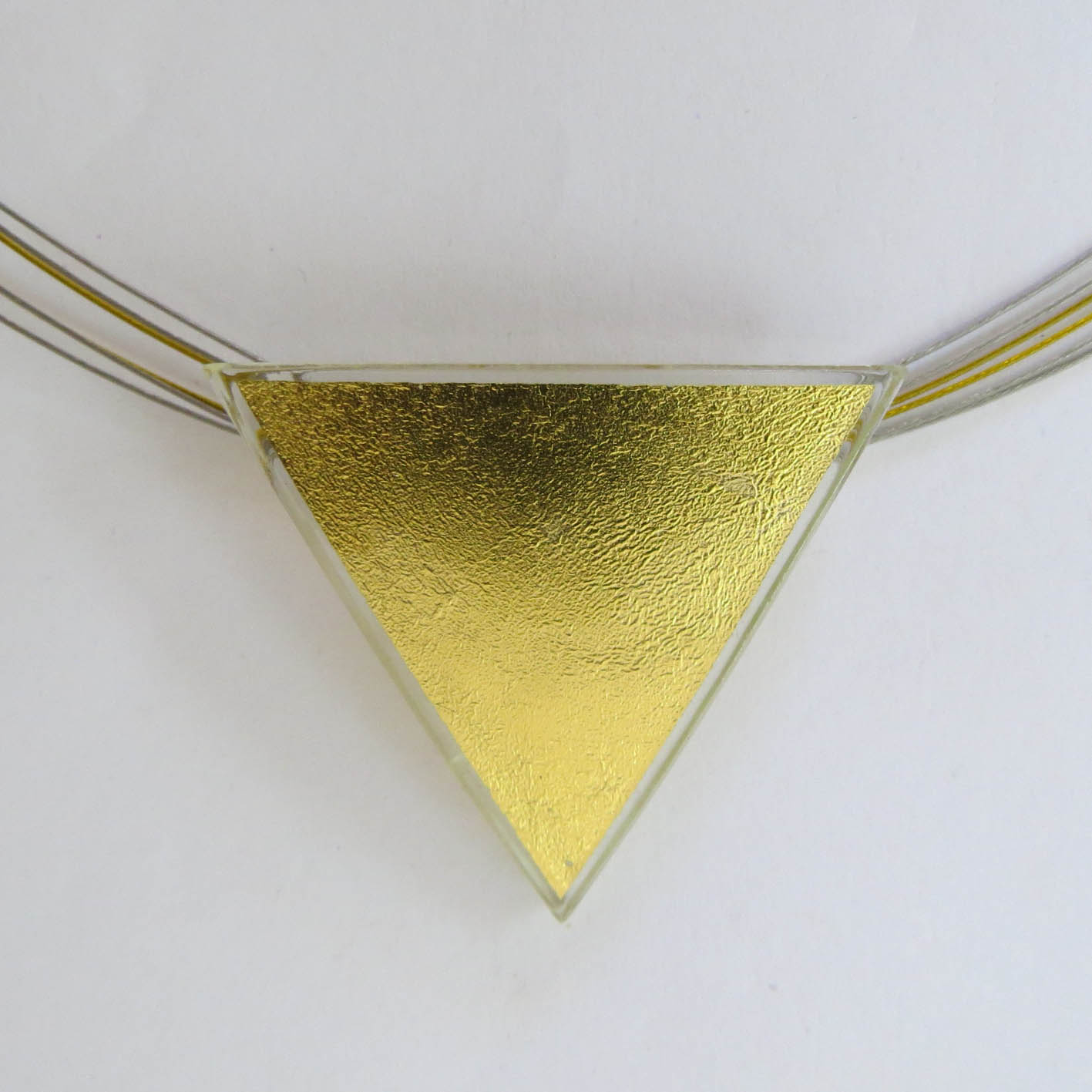 Large triangular pendants, available in 4 cm (T4P), 5 cm (T5P), 7 cm (T7P) or 8 cm (T8P)