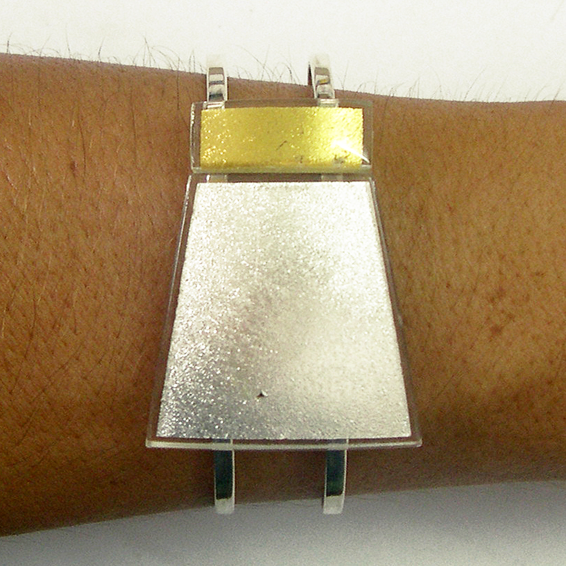 Extravagant single piece trapezoid cuff bracelet (ZL0A) 4 x 3 cm cm, on a sterling silver cuff, which is adjustable to every arm