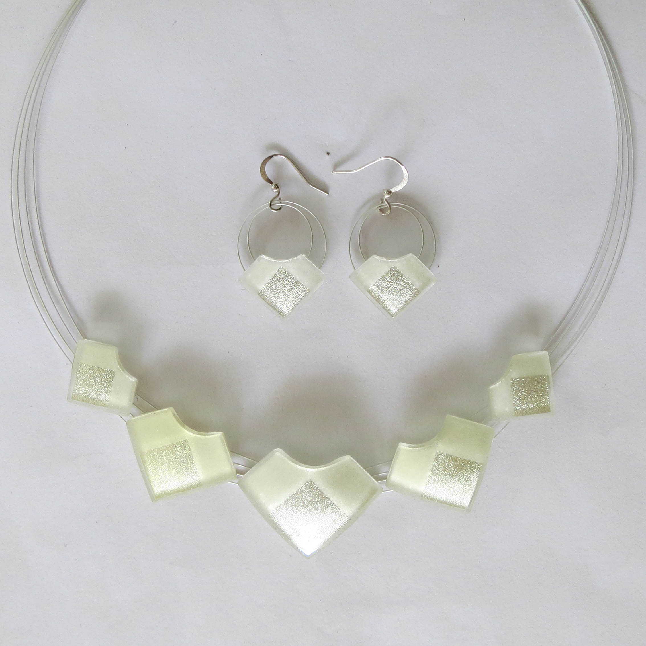 Elegant diamond necklace (DN5wm), sandblasted white golden single piece with earrings in 1.5 cm