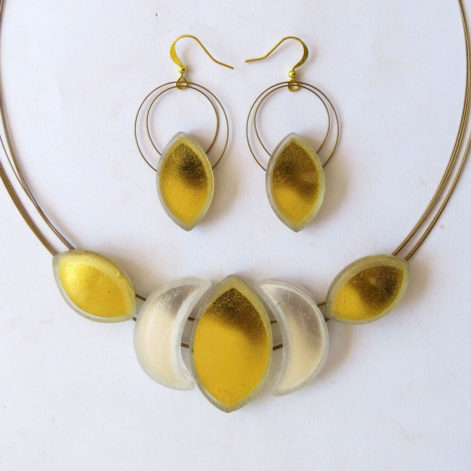 Oval & Moon necklace (OMN5), 5 pieces in 3 and 4 cm, available in different combinations